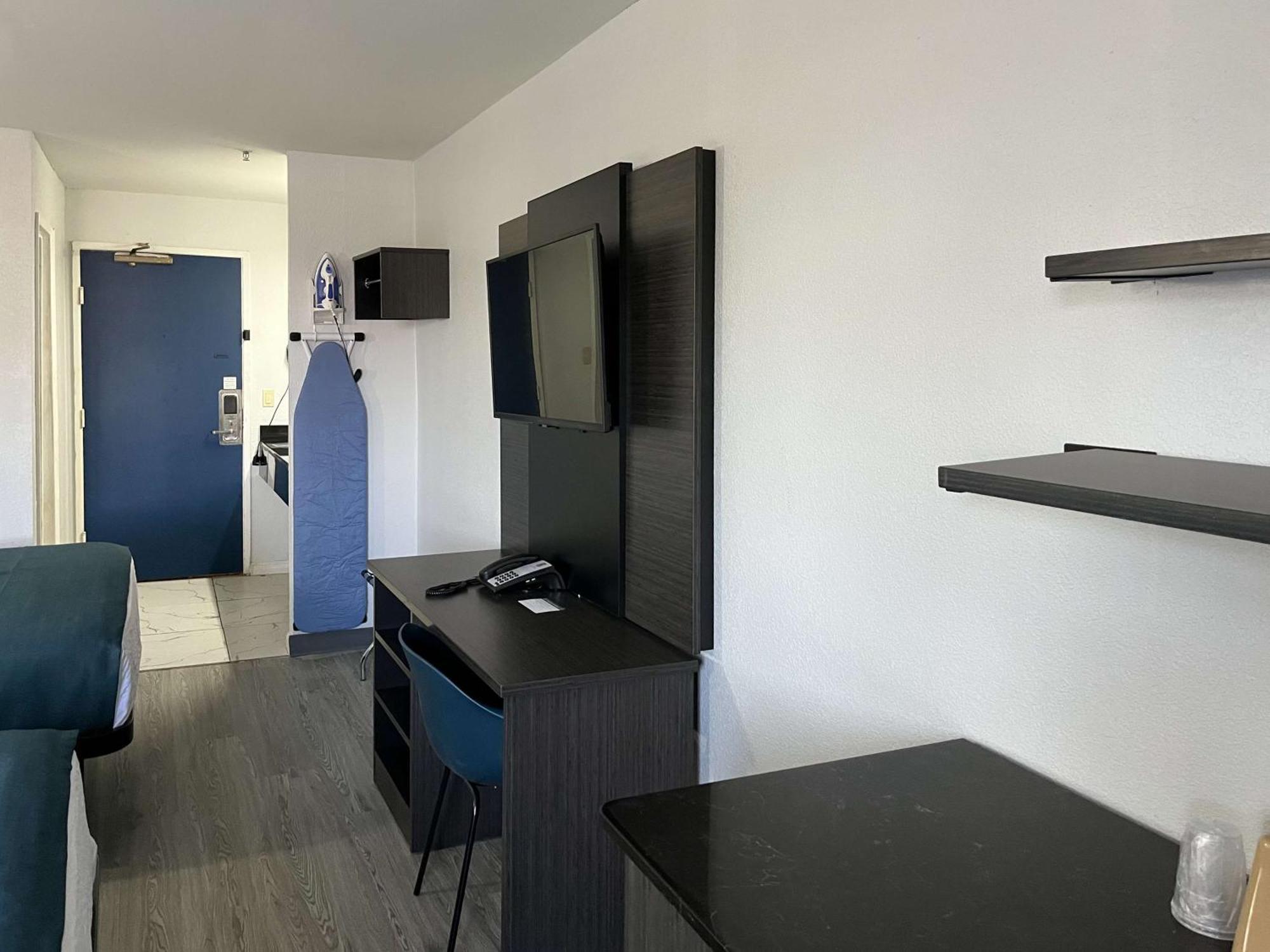 Studio 6 Suites Delano, Ca Zewnętrze zdjęcie