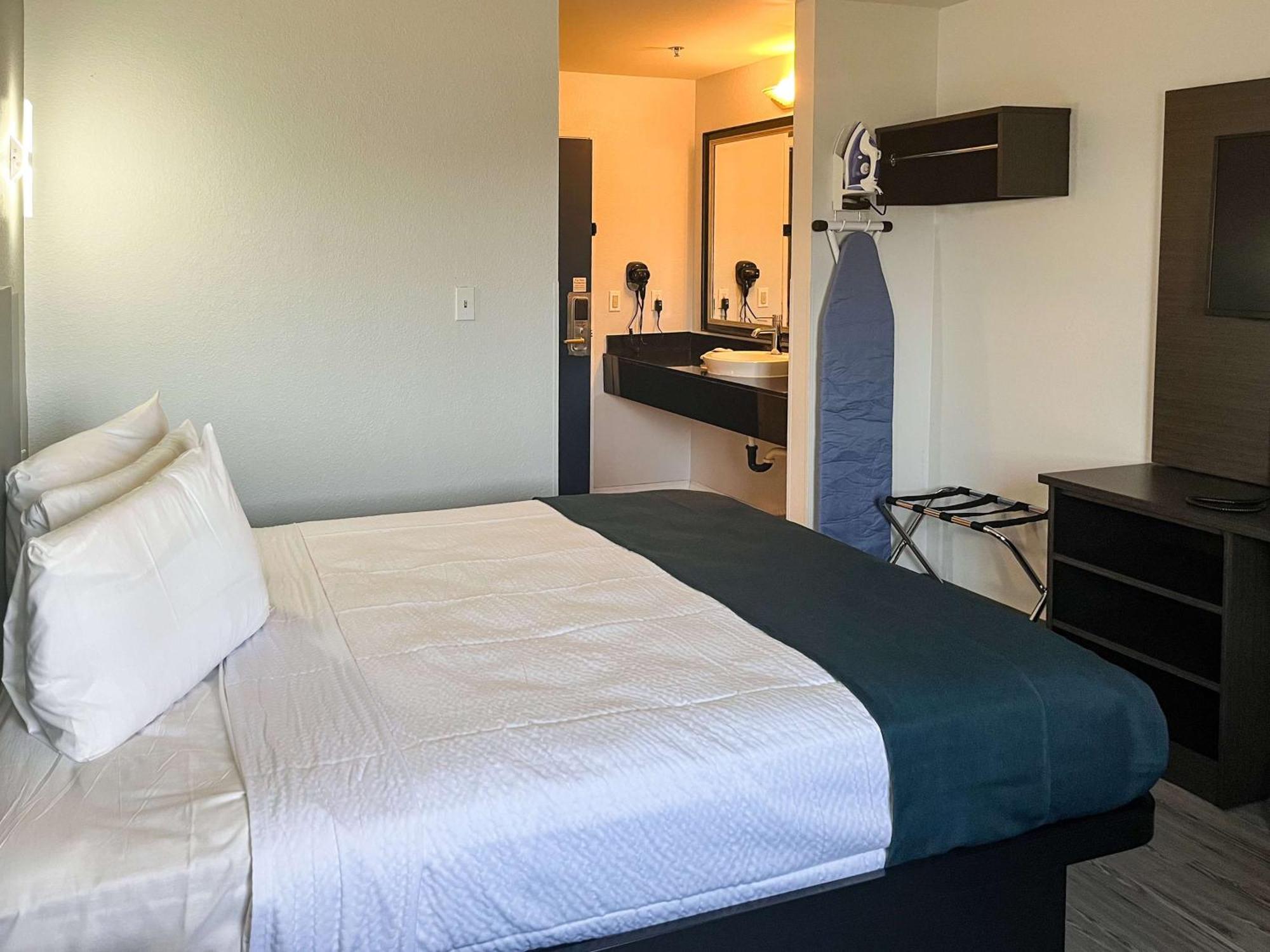 Studio 6 Suites Delano, Ca Zewnętrze zdjęcie