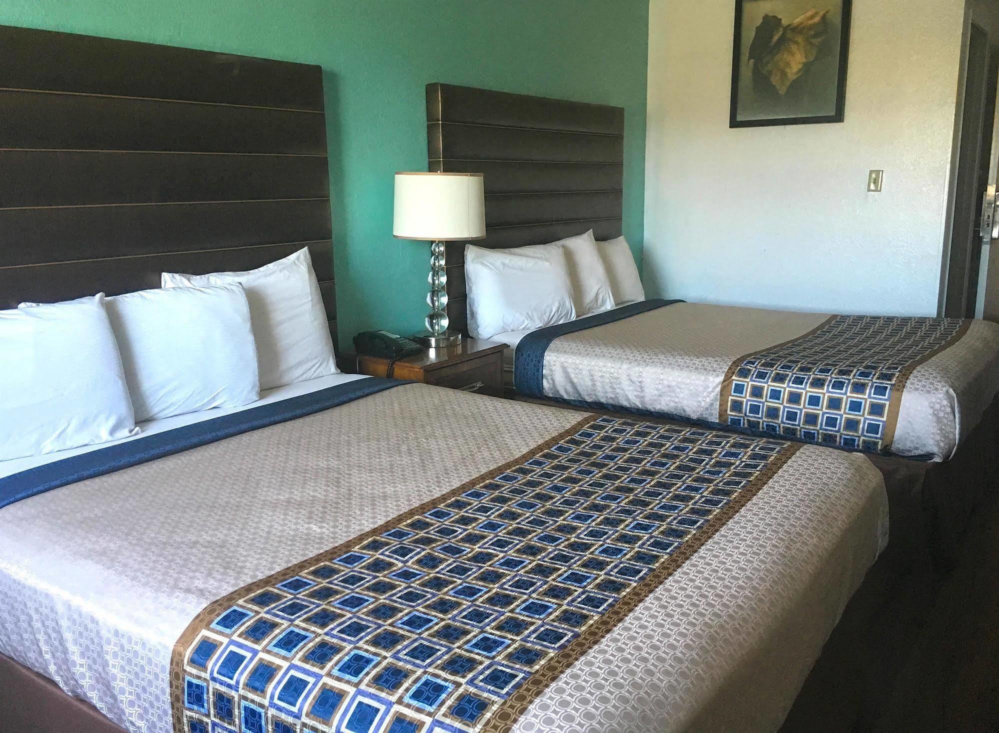 Studio 6 Suites Delano, Ca Zewnętrze zdjęcie